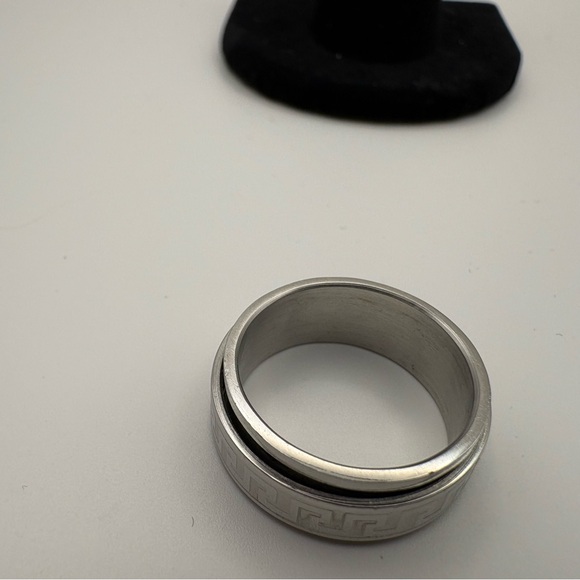 Silver Geometric Pattern Spinner Ring - Picture 4 of 6